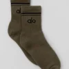 Unisex halvhøye Throwback-sokker – oliventrær/svart