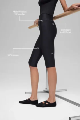 16” High-Waist Airlift Capri – svart