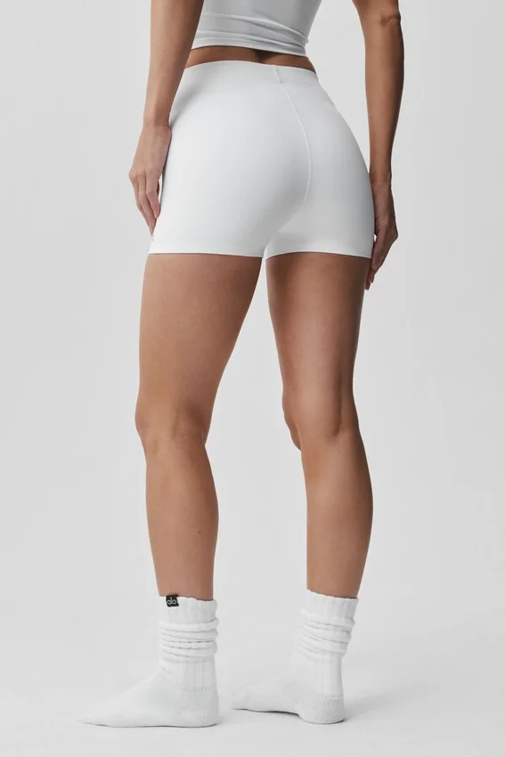 2" Alo Softsculpt shorts med middels høy midje – hvit