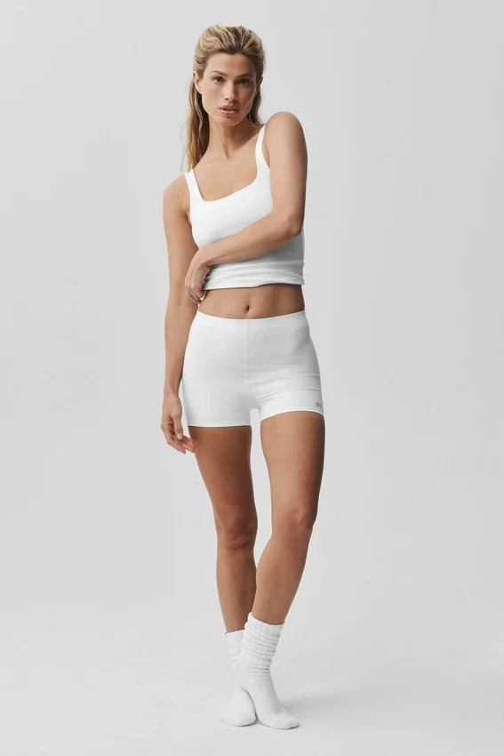 2" Alo Softsculpt shorts med middels høy midje – hvit