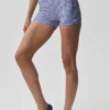 3" Airlift High-Waist Gingham slank shorts – marineblå gingham
