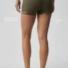 3" Alo Softsculpt High-Waist Precision Shorts – oliventrær