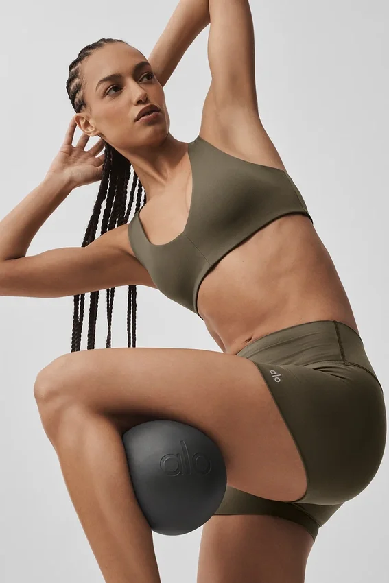 3" Alo Softsculpt High-Waist Precision Shorts – oliventrær