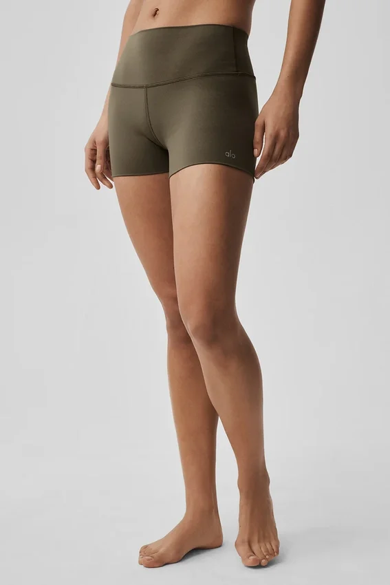 3" Alo Softsculpt High-Waist Precision Shorts – oliventrær
