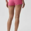3" Alo Softsculpt lavt sittende shorts med brettet linning – Paradise Pink