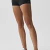 3" Alo Softsculpt lavt sittende shorts med nedbrett – svart