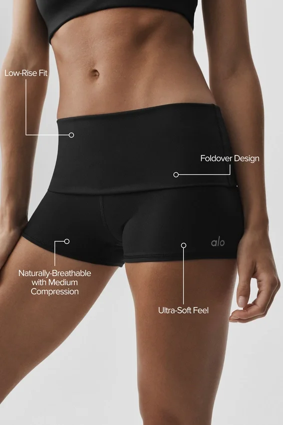 3" Alo Softsculpt lavt sittende shorts med nedbrett – svart