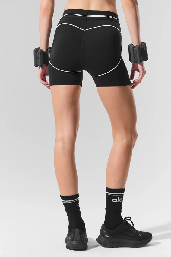 4" Airbrush-shorts med High-Waist og hjerteprint – svart/hvit