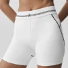 4" High-Waist Airbrush-shorts med hjerte-mønster – hvit/svart