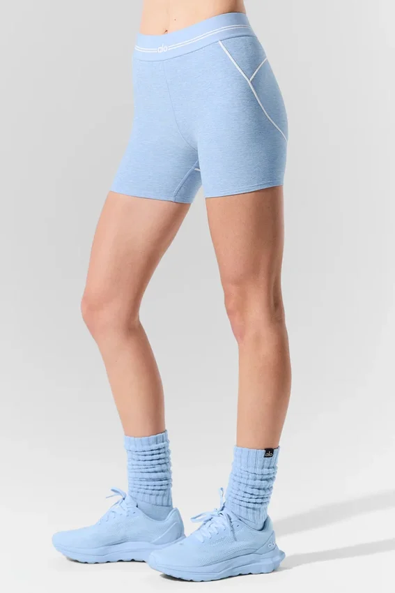 4” High-Waist Alosoft shorts med hjerteprint – Seashell Blue Heather/White