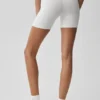 5" Airbrush-High-Waist Biker Shorts – hvit