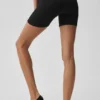 5" sømløse ribbede Favorite-Shorts – svart