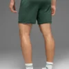 7" Conquer React Performance Shorts – Clover Green