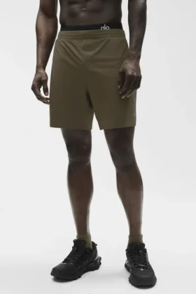 7" Conquer React Performance Shorts – Olive Tree