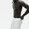 7" linjersey-shorts i kyststil – hvit