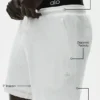 7" linjersey-shorts i kyststil – hvit