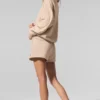 Accolade Short – Macadamia