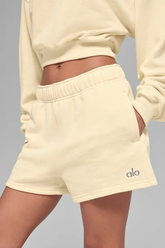 Accolade Shorts – Candlelight Yellow