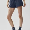 Accolade Shorts – Navy