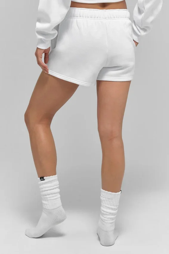 Accolade Shorts – White