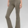 Airbrush High-Waist 7/8 Bootcut Legging – lys kakao