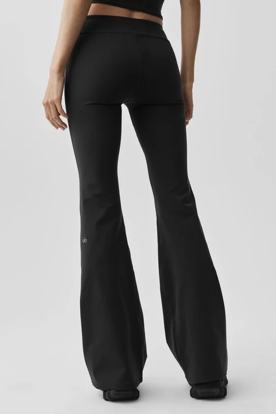 Airbrush Legging med lav midje og bootcut-ben – svart