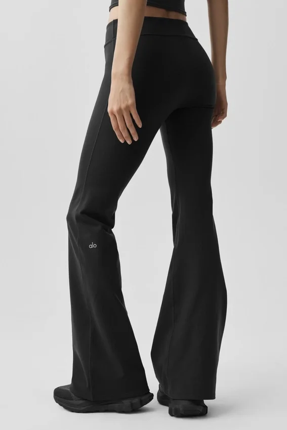 Airbrush Legging med lav midje og bootcut-ben – svart