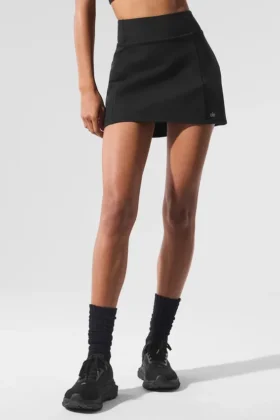 Airbrush-tennisskjørt med High-Waist-passform og «Good Form»-passform – svart