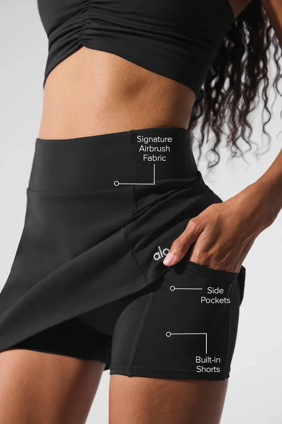 Airbrush-tennisskjørt med High-Waist-passform og «Good Form»-passform – svart