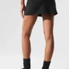 Airbrush-tennisskjørt med High-Waist-passform og «Good Form»-passform – svart