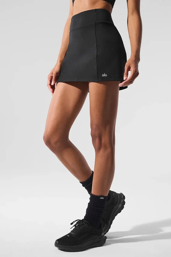 Airbrush-tennisskjørt med High-Waist-passform og «Good Form»-passform – svart
