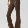 Airbrush-tights med lav midje og bootcut-ben – Espresso
