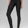 Airlift High-Waist Love Language Stirrup Legging – svart
