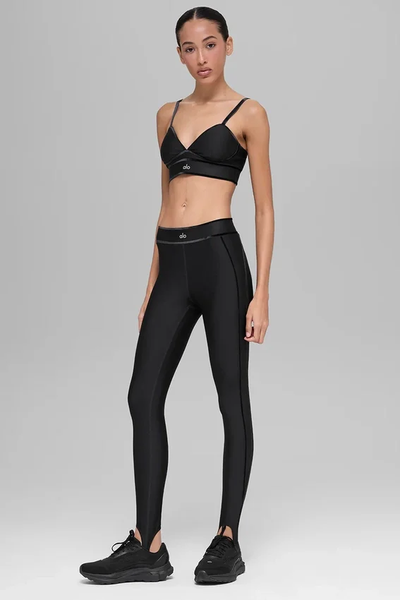 Airlift High-Waist Love Language Stirrup Legging – svart
