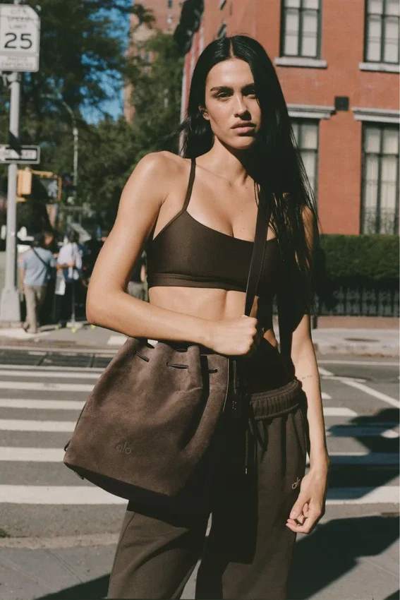 Alo Balance Bucket – Espresso-suede