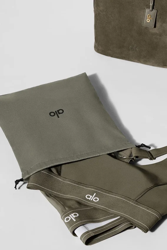 Alo Balance Bucket – oliventrær-suede