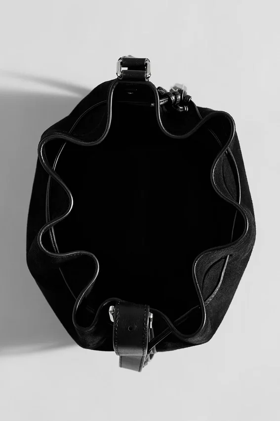 Alo Balance Bucket – svart semsket skinn