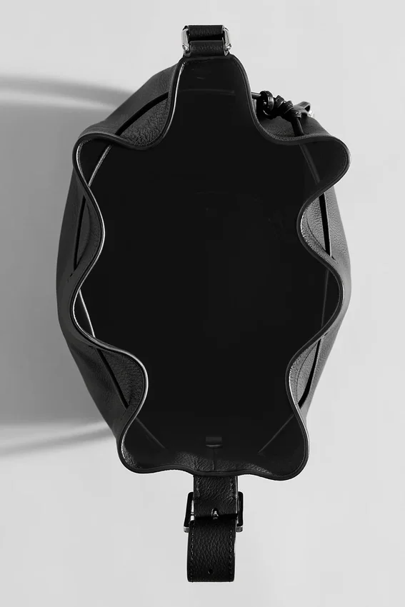 Alo Balance Bucket – svart skinn
