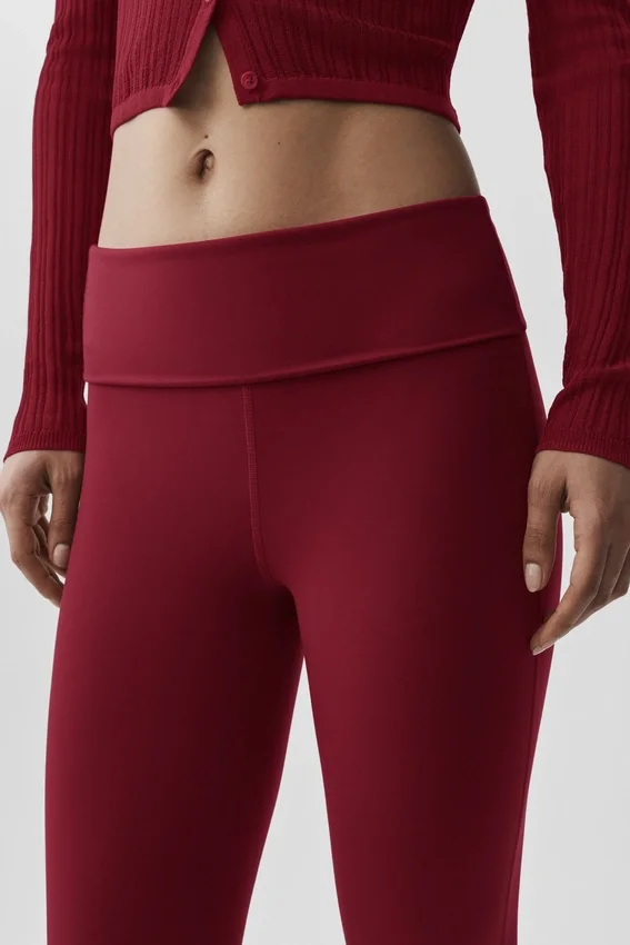 Alo Softsculpt 7/8 tights med brettet kant og utvidet ben – Summer Romance Red