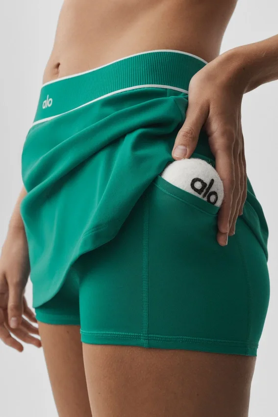 Alo Softsculpt Amp It up tennisskjørt – Emerald Isle