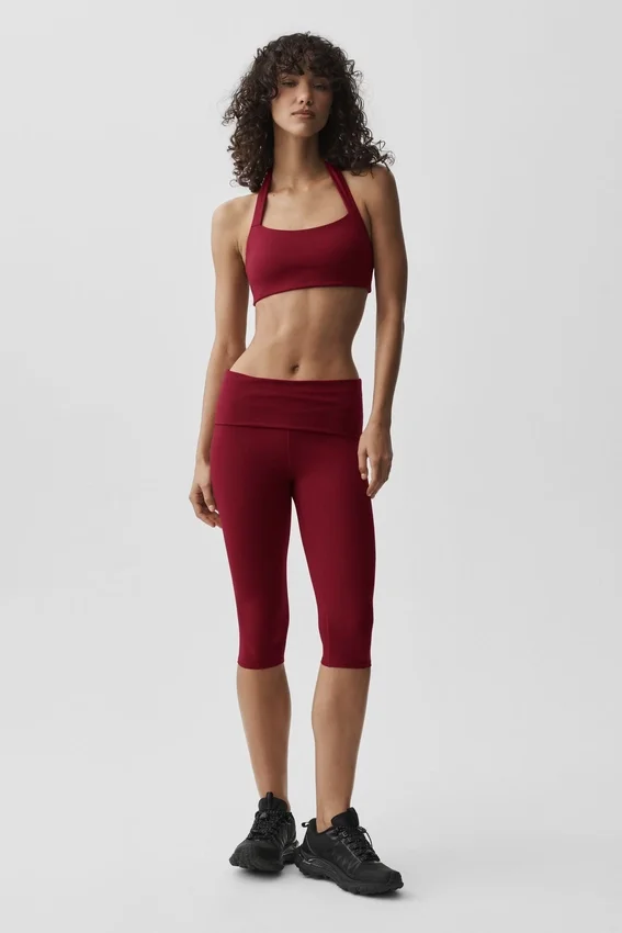 Alo Softsculpt Feel the Heat halterneck-BH – Summer Romance Red