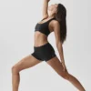 3" Alo Softsculpt lavt sittende shorts med nedbrett – svart