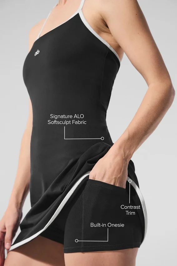 Alo Softsculpt halterneck-tenniskjole – svart/hvit