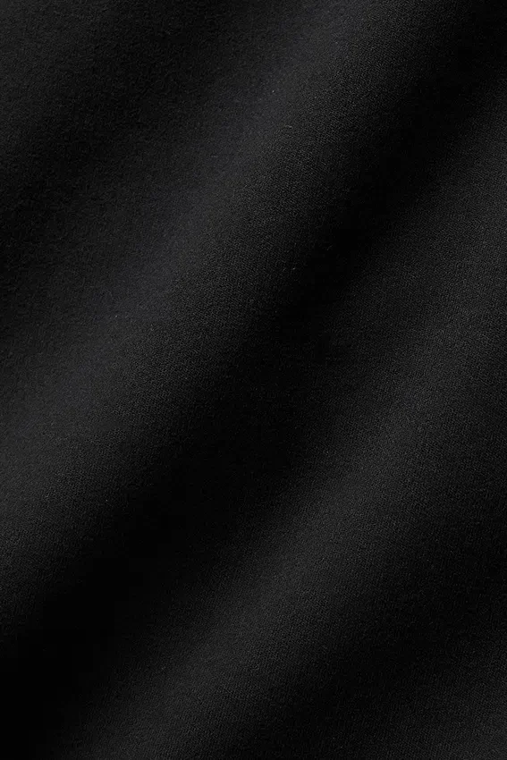 Alo Softsculpt halterneck-tenniskjole – svart/hvit