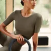 Alo Softsculpt Precision T-skjorte med halve ermer – Olive Tree
