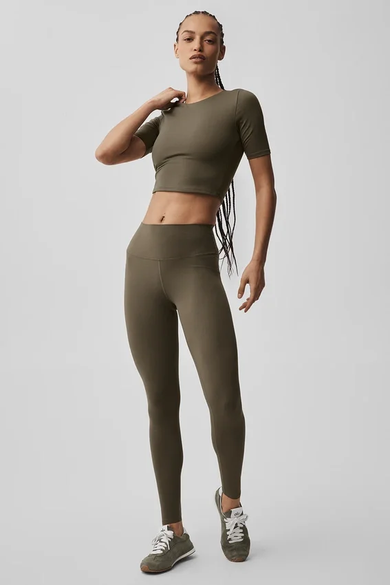 Alo Softsculpt Precision T-skjorte med halve ermer – Olive Tree