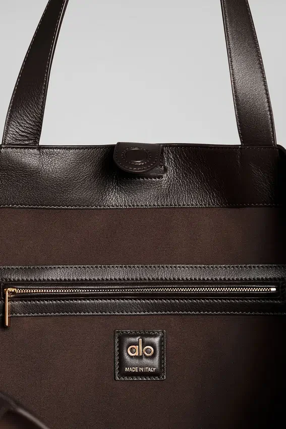 Alo Tranquility Handlenett – Espresso-semsket skinn