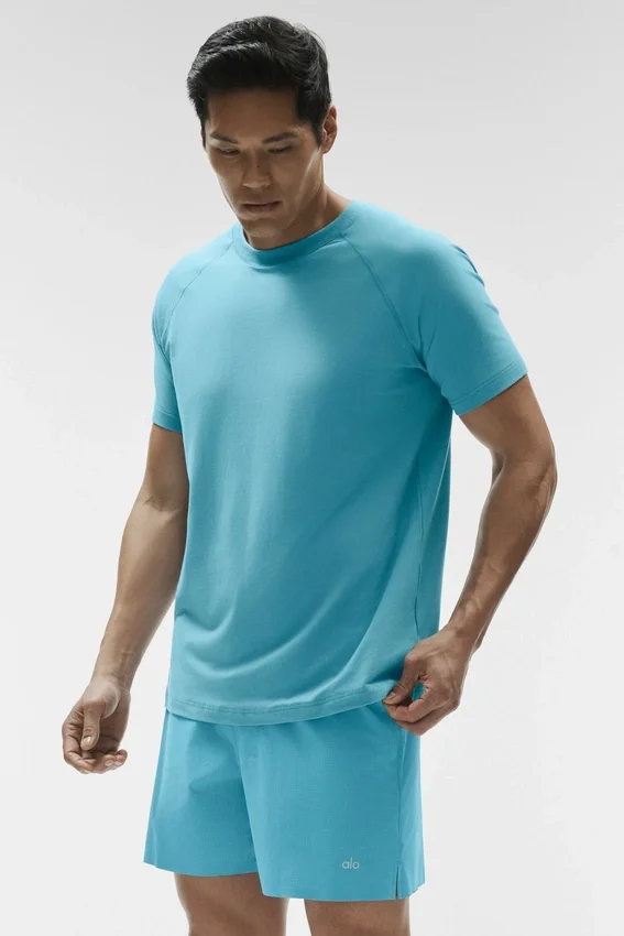 Alo Vapor T-shorts med rund hals og korte ermer – Blue Breeze