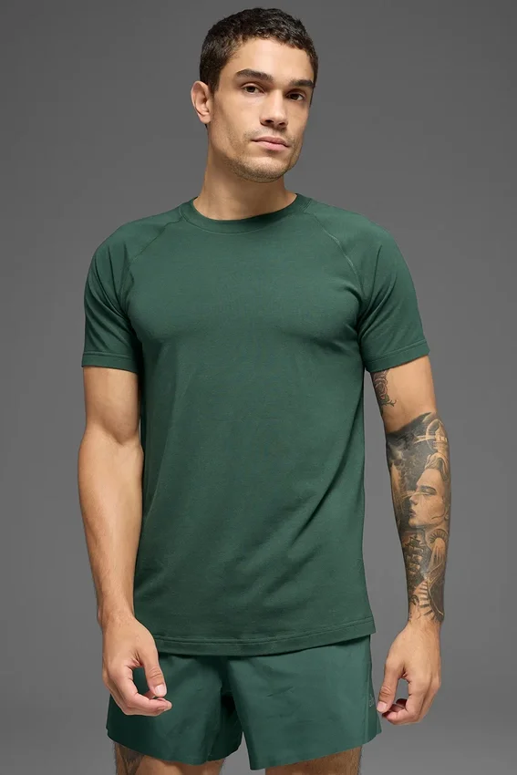 Alo Vapor T-skjorte med rund hals og korte ermer – Clover Green