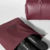 Alo Voyage Duffelbagger – Bordeaux-lær
